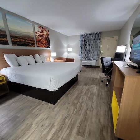 Days Inn By Wyndham Biscoe Ngoại thất bức ảnh